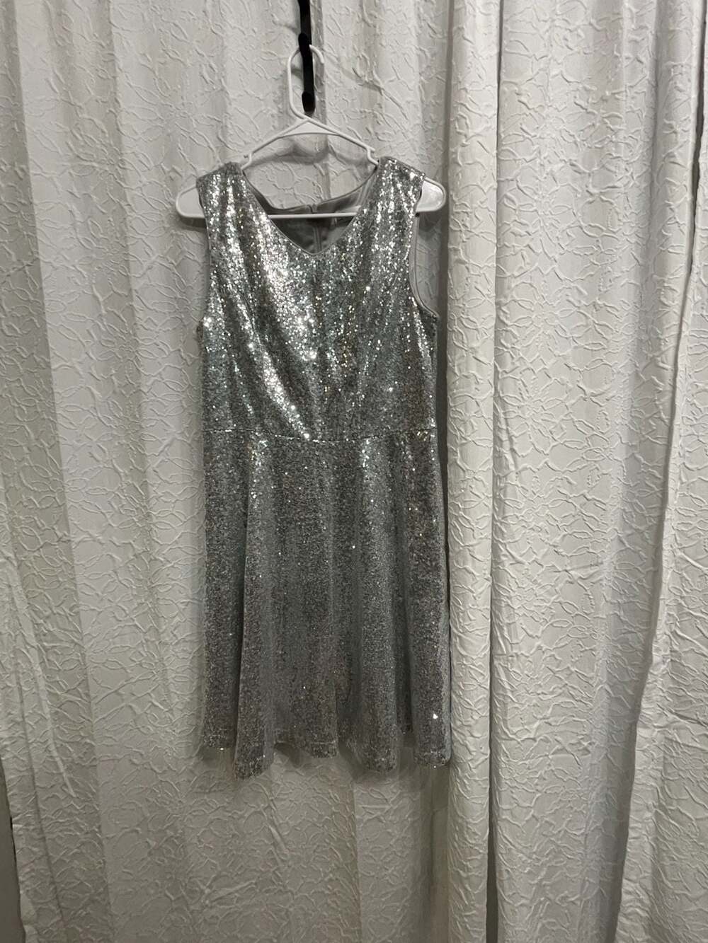 Dressever Sequin Dress Size M Silver Party Sleeveless